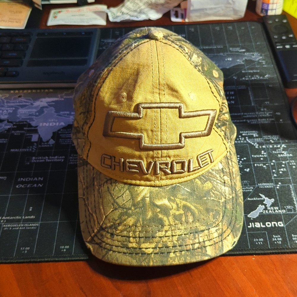 Camo stretch Chevy hat
